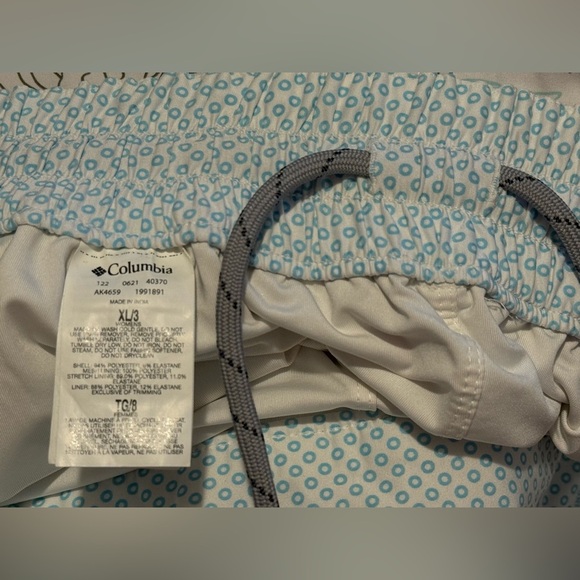 Columbia Floral Print White Athletic Shorts with Built in Bike Shorts XL - Picture 14 of 16